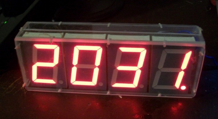 Часы-термометр с радиодатчиком с большими индикаторами