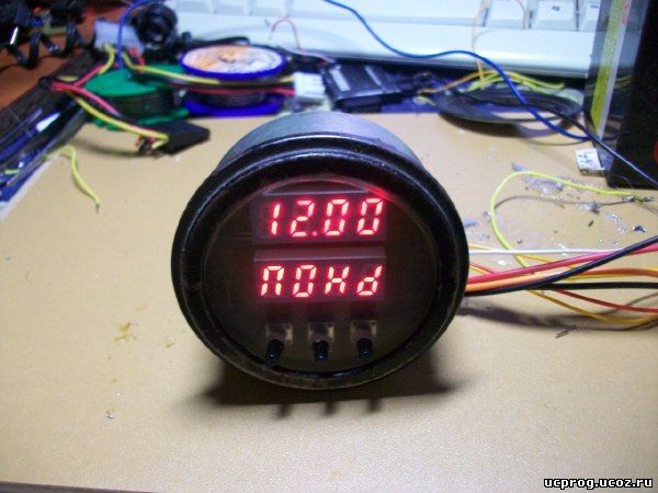 Часы-термометр-вольтметр